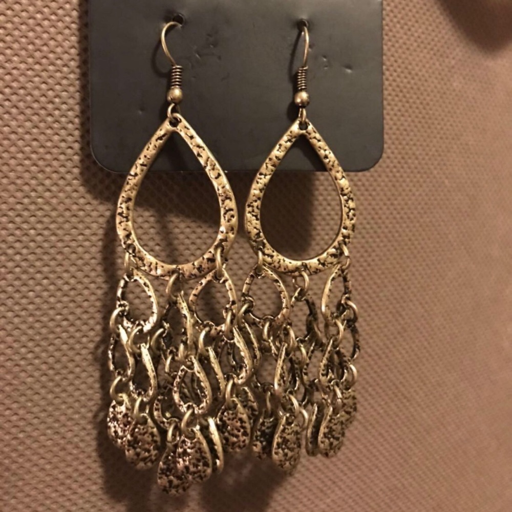 Paparazzi golden brass dangle earring